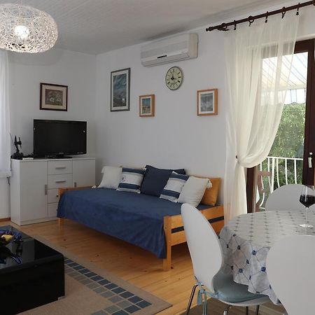 Apartments Knezovic Ровінь Екстер'єр фото