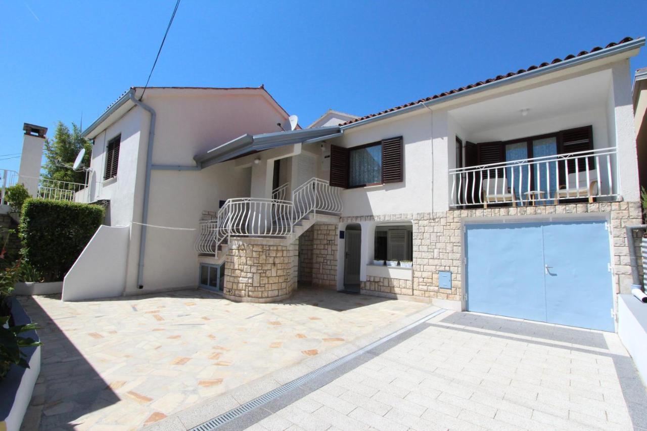 Apartments Knezovic Ровінь Екстер'єр фото