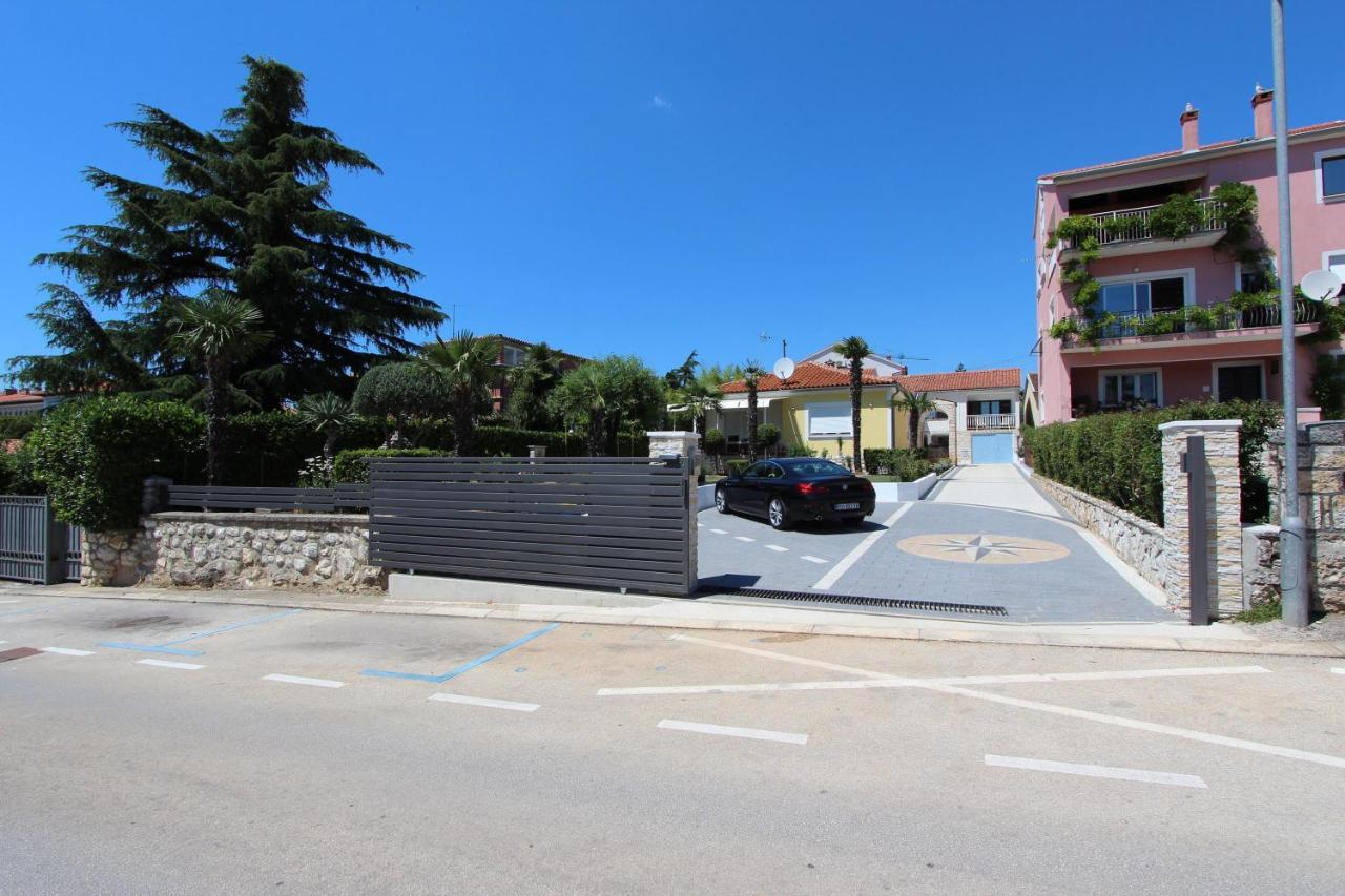 Apartments Knezovic Ровінь Екстер'єр фото