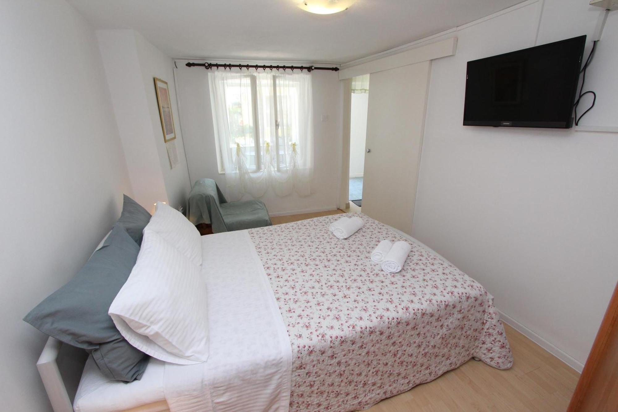 Apartments Knezovic Ровінь Номер фото