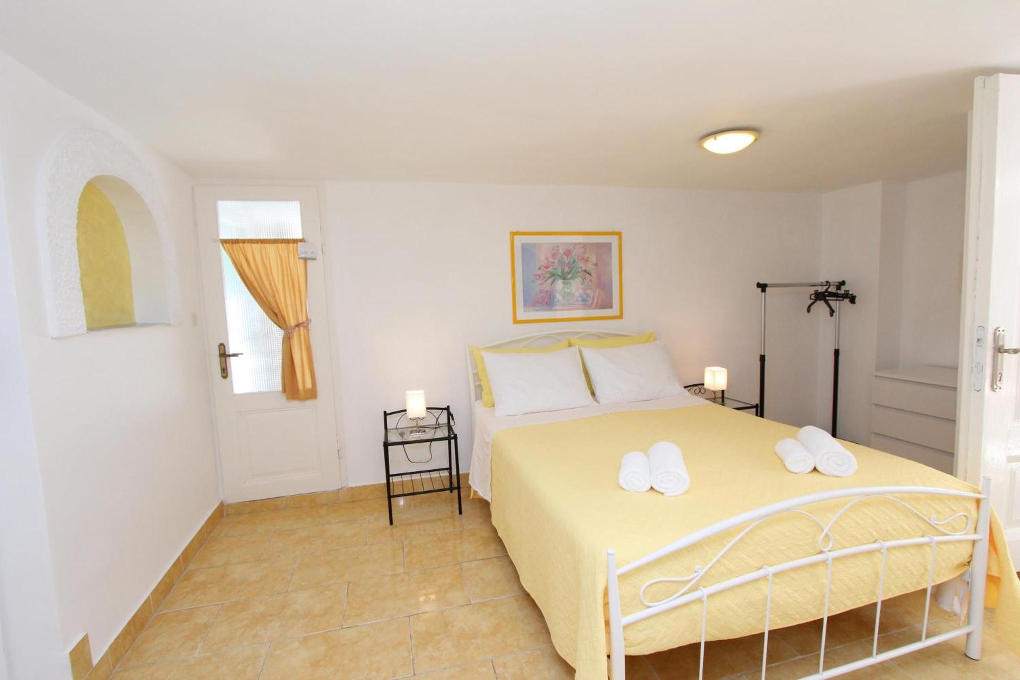 Apartments Knezovic Ровінь Номер фото