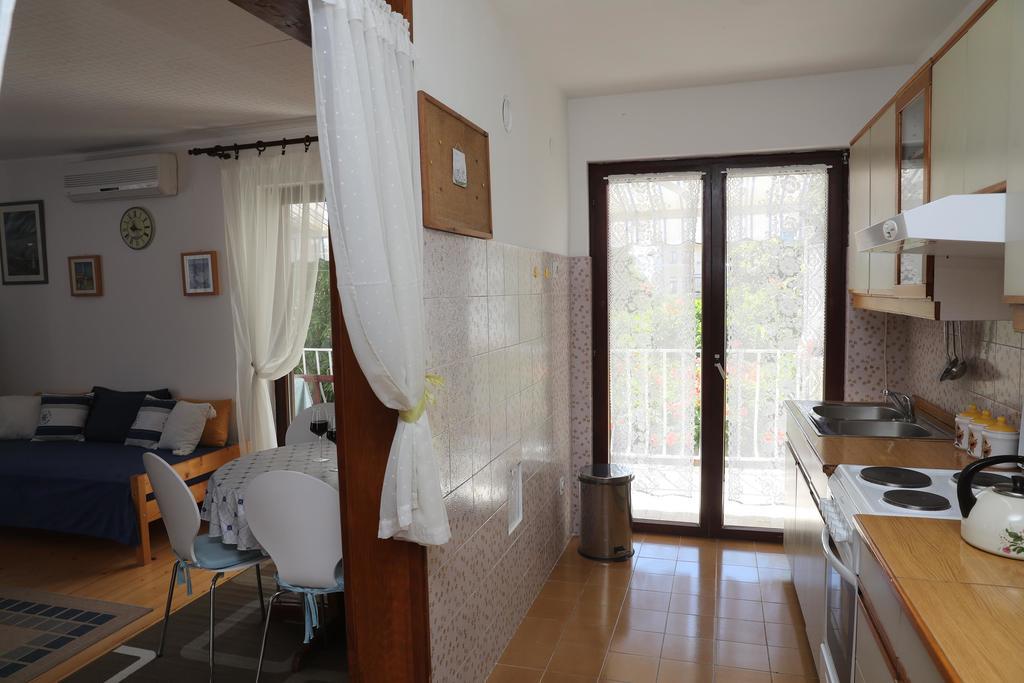 Apartments Knezovic Ровінь Екстер'єр фото