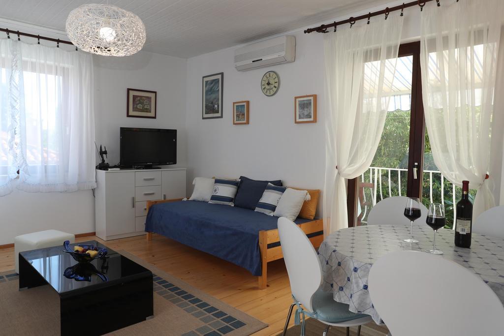 Apartments Knezovic Ровінь Екстер'єр фото